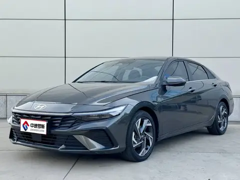 Elantra 2023 1.5L CVT LUX Premium Edition