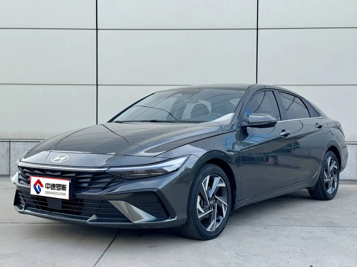 Elantra 2023 1.5L CVT LUX Premium Edition