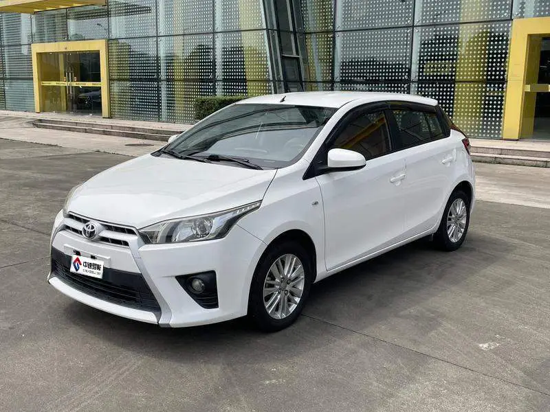 YARiS L 2015 1.5E Automatic Charm Edition