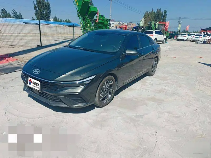 Elantra 2023 1.5L CVT LUX Premium Edition