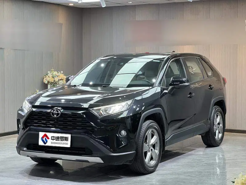 RAV4 Rongfang 2022 2.0L CVT 2WD Fashion Edition