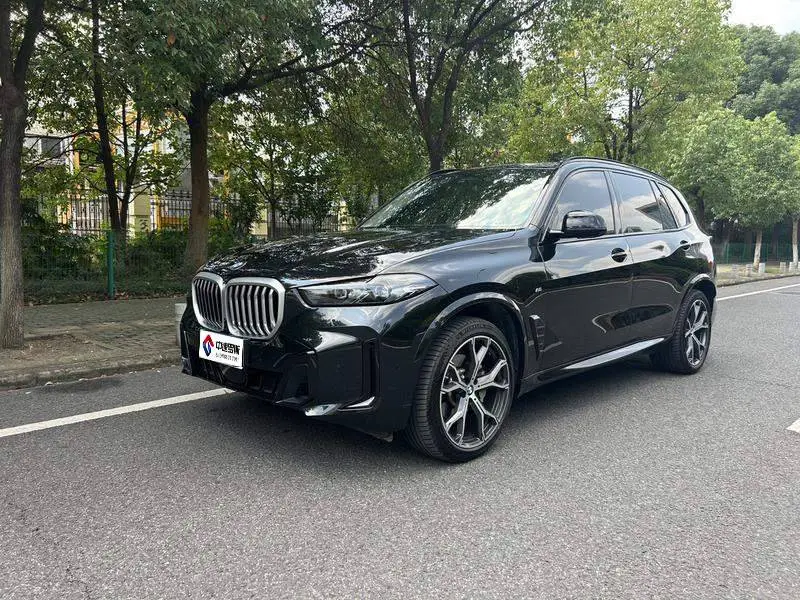 BMW X5 2023 xDrive 30Li Premium M Sport Night Edition
