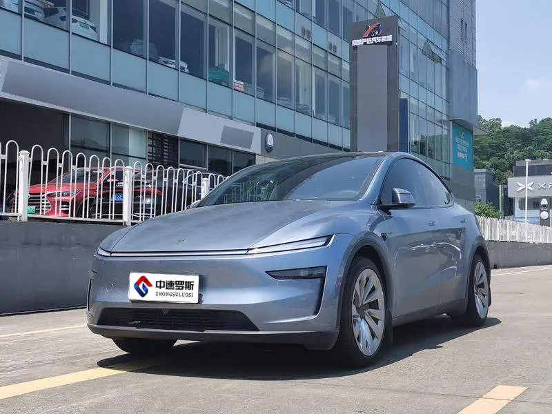Modelo Y 2025 long-range all-wheel drive version