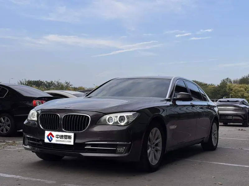 BMW 7 السلسلة 2013 740Li xنظام الدفع