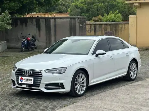 Audi A4L 2018 30th Anniversary รุ่น 40 TFSI Fashion รุ่น