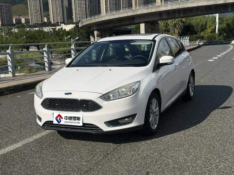 Fox 2015 Hatchback 1.6L Automatic Fashion Edition