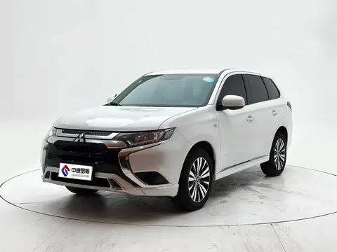 Outlander 2021 2.0L 2WD 5-seater
