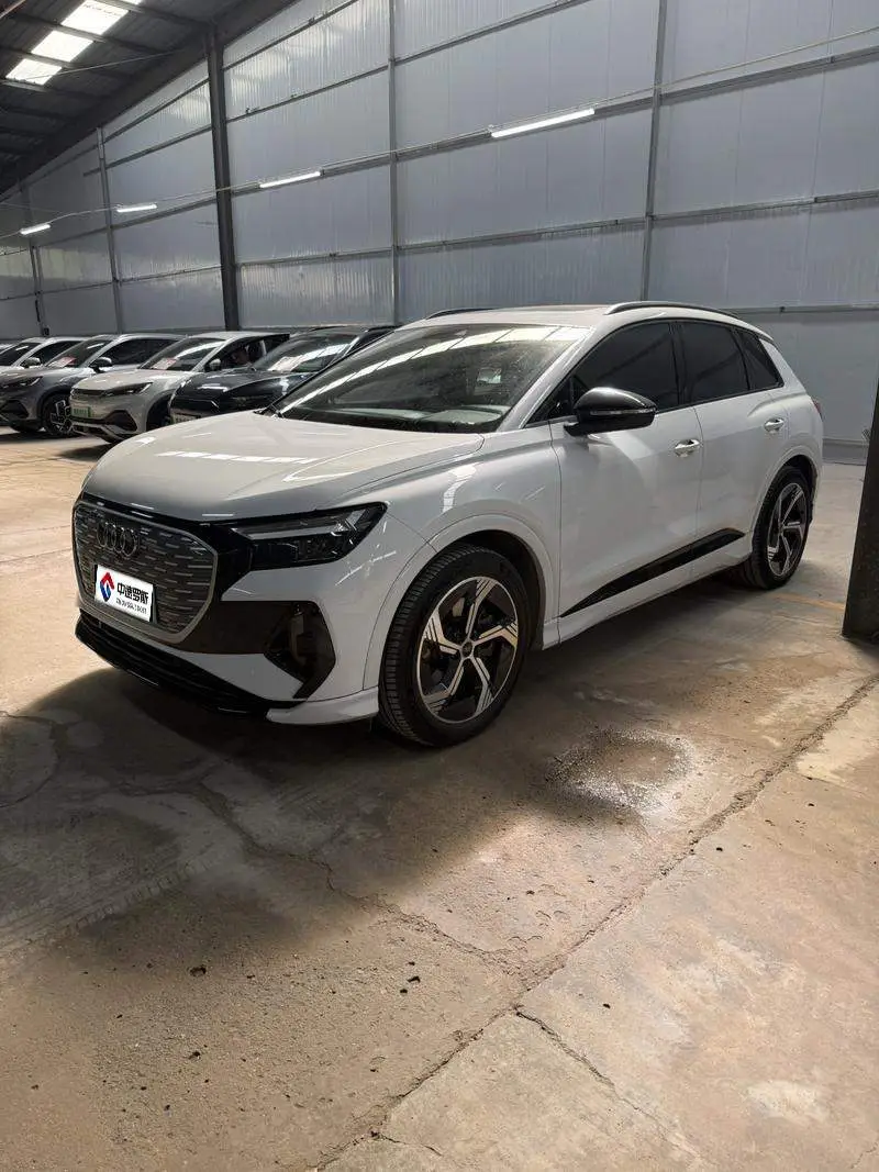 Audi Q4 e-tron 2023 40 e-tron Creative Night Edition