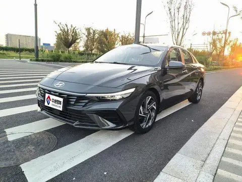 Elantra 2023 1.5L CVT LUX Premium Edition