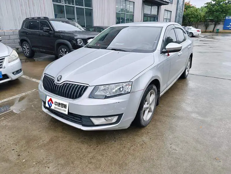 Octavia 2015 1.6L Automatic Yijie Edition