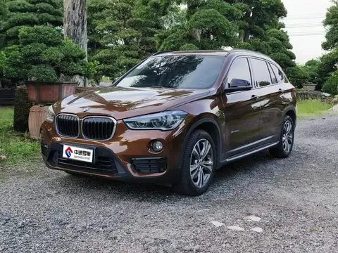 BMW X1 2016 sHệ dẫn động20Li Luxury