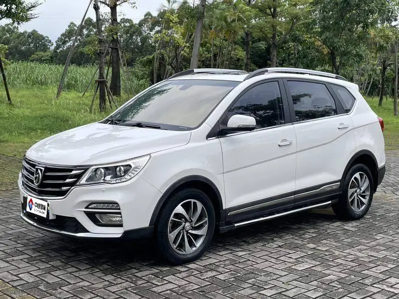 Baojun 560 2017 1.5T DCT flagship model 7 seats