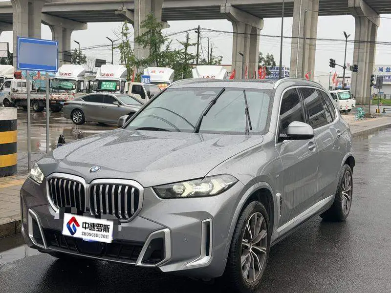 BMW X5 2023 xDrive 30Li M Sport Package