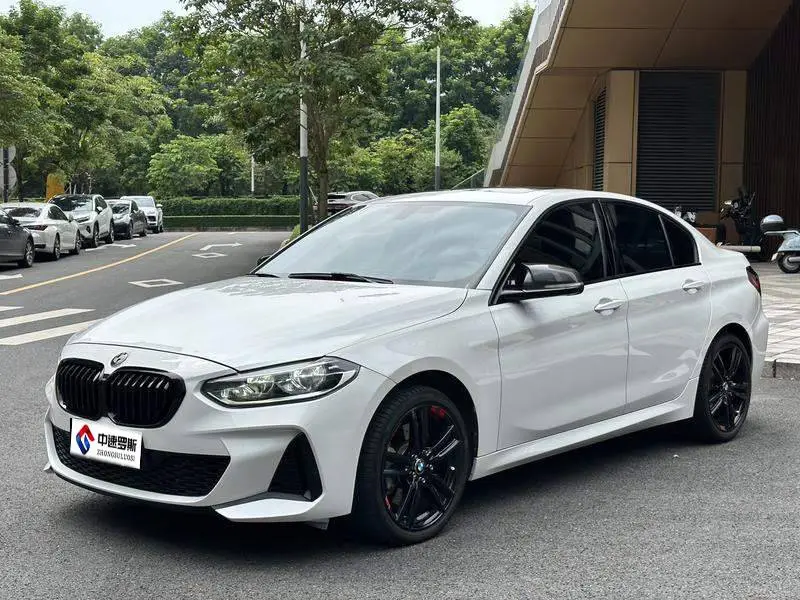 BMW 1 Серия 2021 125i M Sport Night Edition