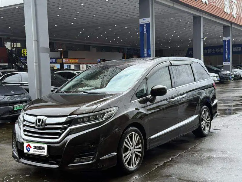 Elysion 2016 2.4L Luxury Edition