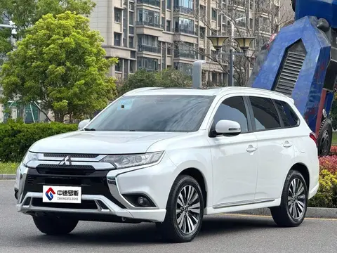 Outlander 2021 2.0L 2WD Enjoy Edition 5 Seaters