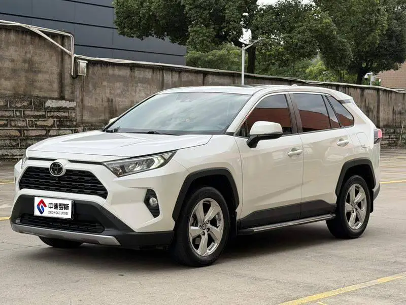 RAV4 Rongfang 2020 2.0L CVT 2WD Fashion Edition