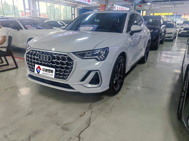 Audi Q3 2024 35 TFSI Stylish and Dynamic