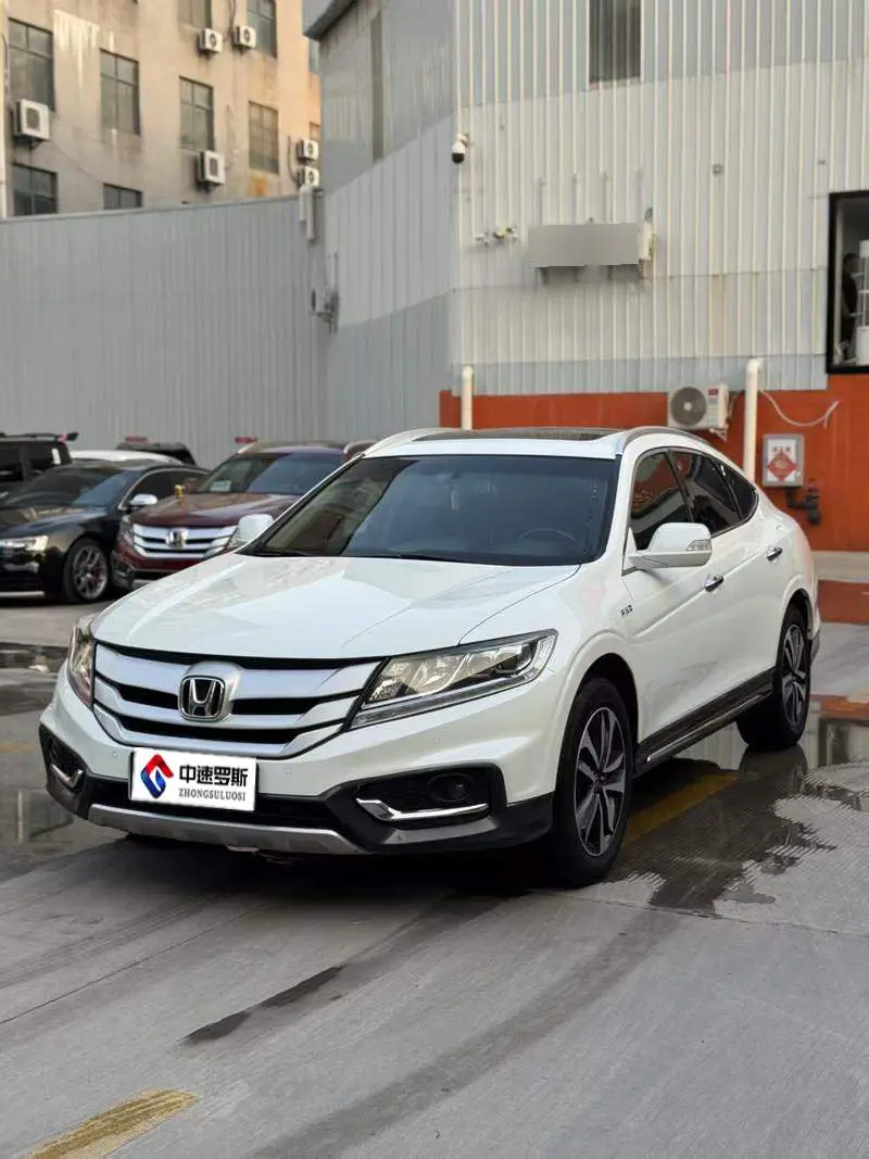 Song and Poetry 2014 3.0L AWD Premium Navigation Edition