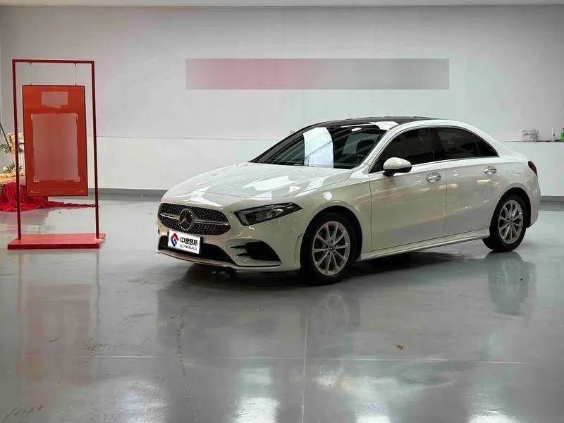 Mercedes-Benz A-Class 2019 A 200 L sports sedan