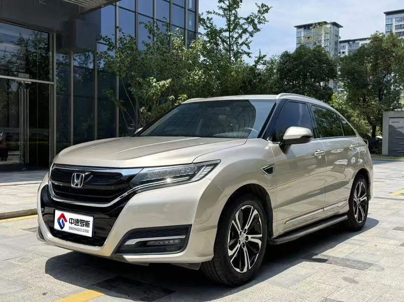 Honda UR-V 2017 370TURBO 2WD Premium Edition National V