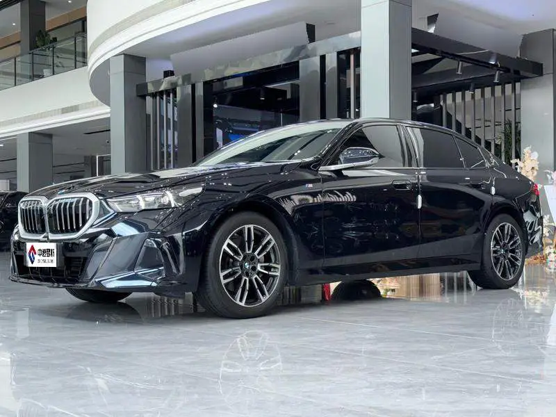 BMW 5 Серия 2025 530Li Leading M Sport Package