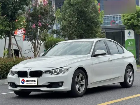 BMW 3 السلسلة 2014 320i Fashion الطراز