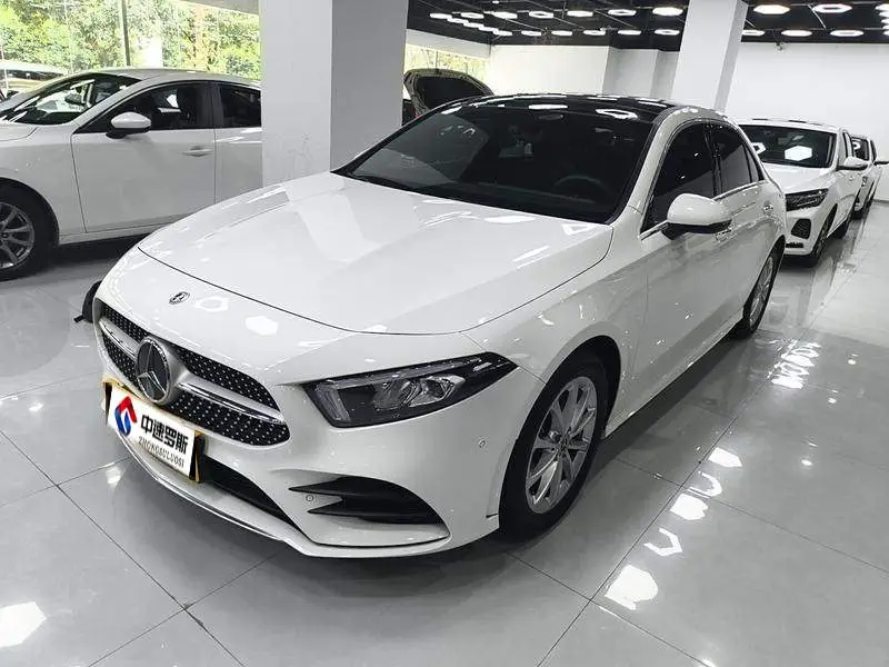 Mercedes-Benz A-Class 2022 A 200 L sports sedan fashion model