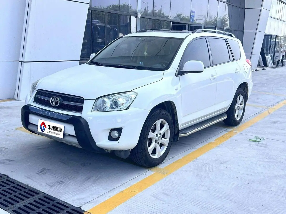 RAV4 Rongfang 2010 2.0L Automatic Luxury Upgrade Edition