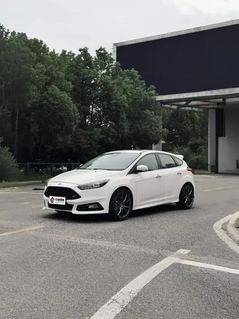 Fox 2015 EcoBoost 180 Hatchback Automatic Sport