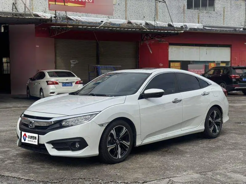 Civic 2016 220TURBO CVT Premium Edition