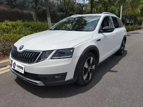 Octavia 2018 TSI280 DSG Luxury Edition