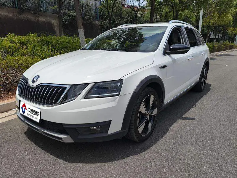 Octavia 2018 TSI280 DSG Luxury Edition