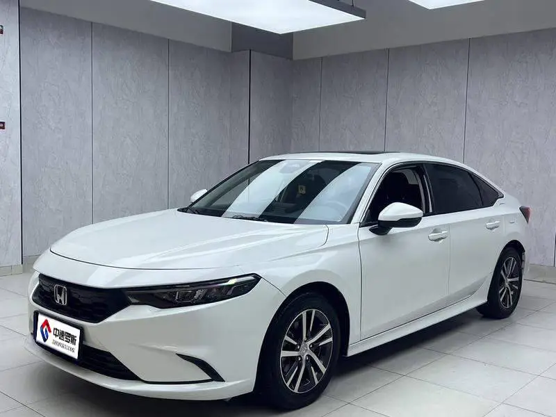Stylish 2023 240TURBO CVT Leading Edition
