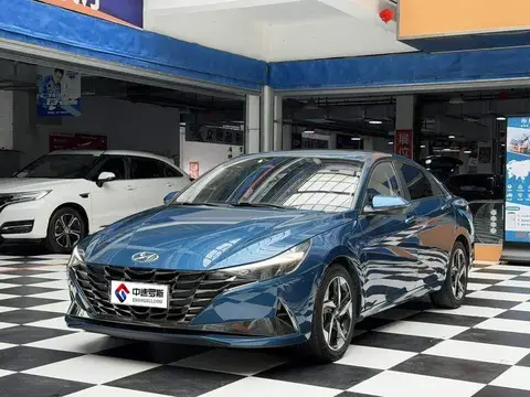 Elantra 2022 1.5L CVT LUX Premium Edition