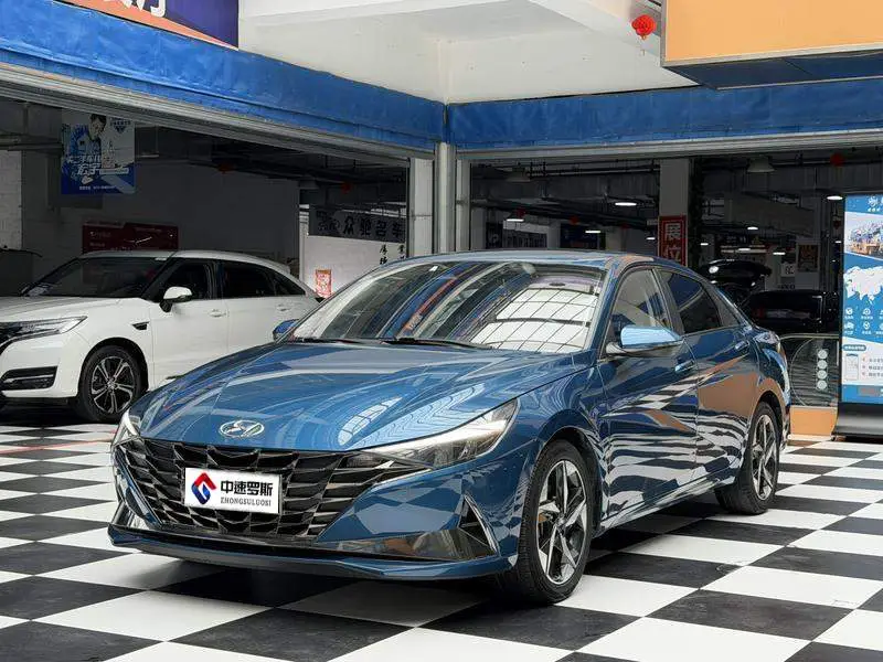Elantra 2022 1.5L CVT LUX Premium Edition