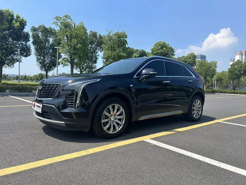 Cadillac XT4 2018 28T 4WD Leading Sports Model