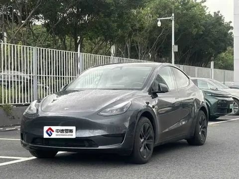 الطراز Y 2024 rear-wheel drive version