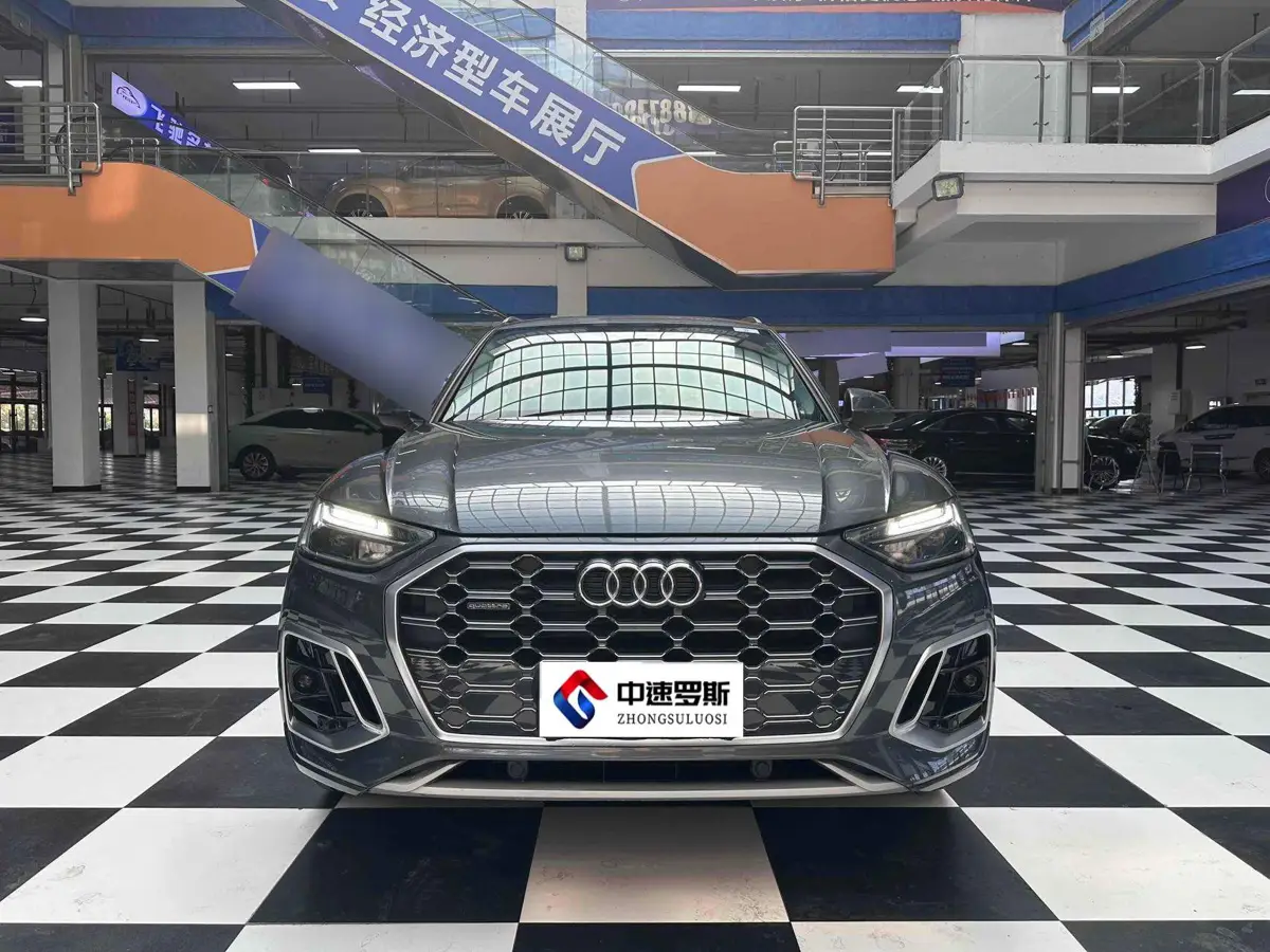 Audi Q5L 2022 40T luxury dynamic model