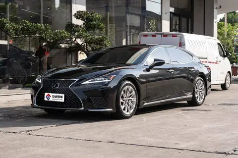 Lexus LS 2021 500h Luxury Edition