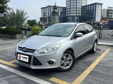 Fox 2012 Hatchback 1.6L Manual Comfort Edition