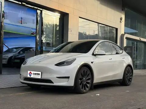รุ่น Y 2022 Performance All-Wheel ระบบขับเคลื่อน