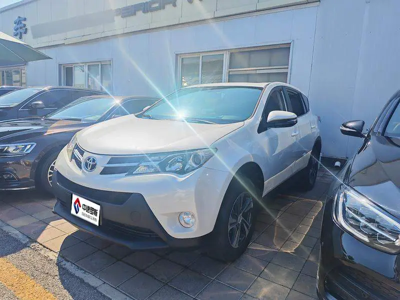 RAV4 Rongfang 2015 2.0L CVT 2WD Fashion Edition