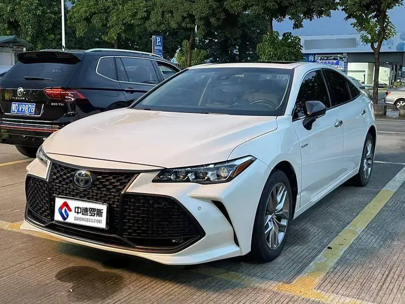 Asian Dragon 2019 Hybrid 2.5L Luxury Edition National V
