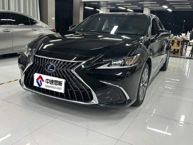 Lexus ES 2021 300h Excellence Edition