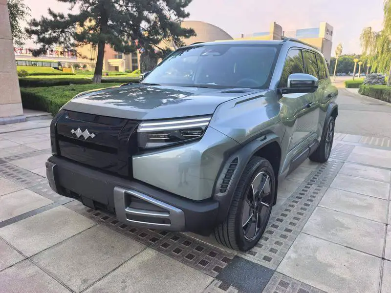 Titanium 3 2025 501km AWD Max Edition