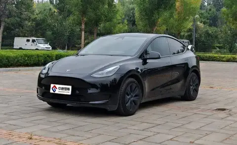 الطراز Y 2024 rear-wheel drive version