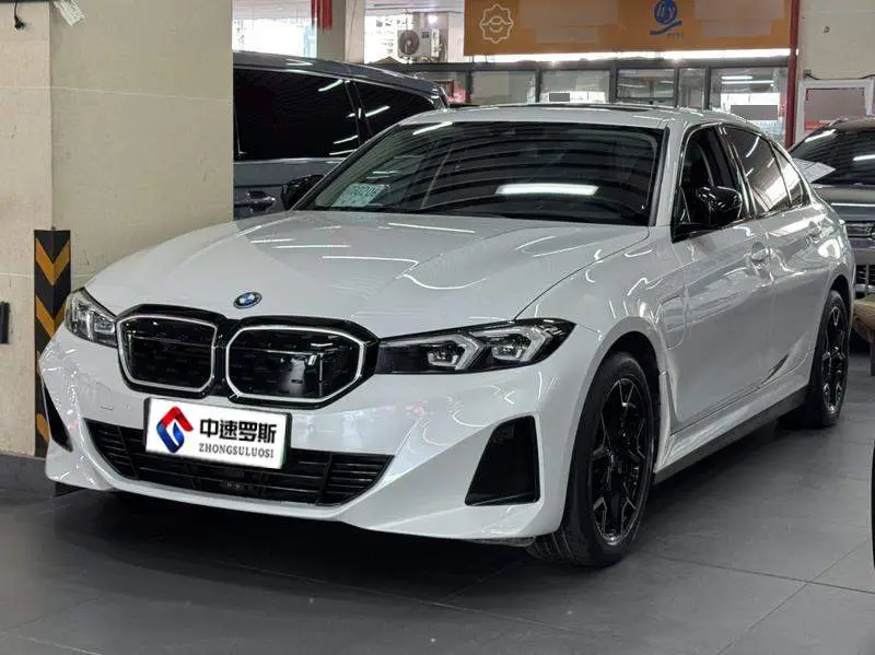 BMW i3 2023 eDrive 40 L Night Edition