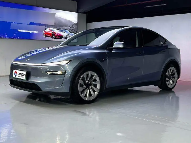 Model Y 2025 rear-wheel drive version