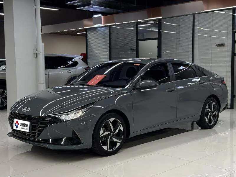 Elantra 2022 1.5L CVT LUX Premium Edition